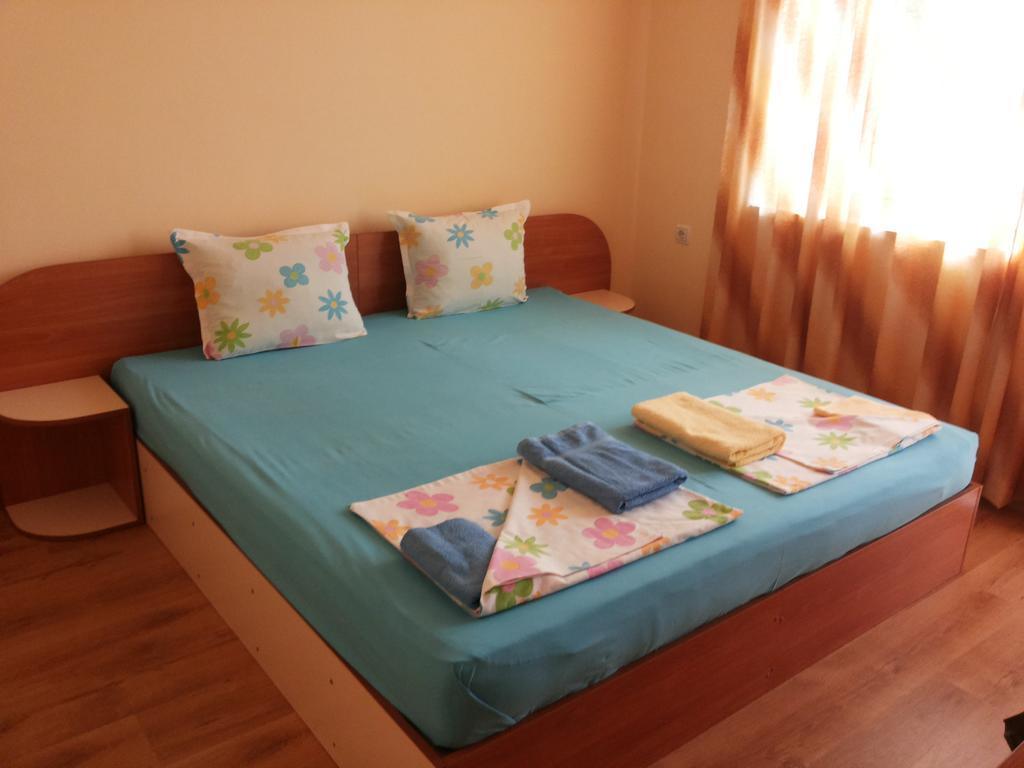 Ivanovi Guest House Primorsko Room photo
